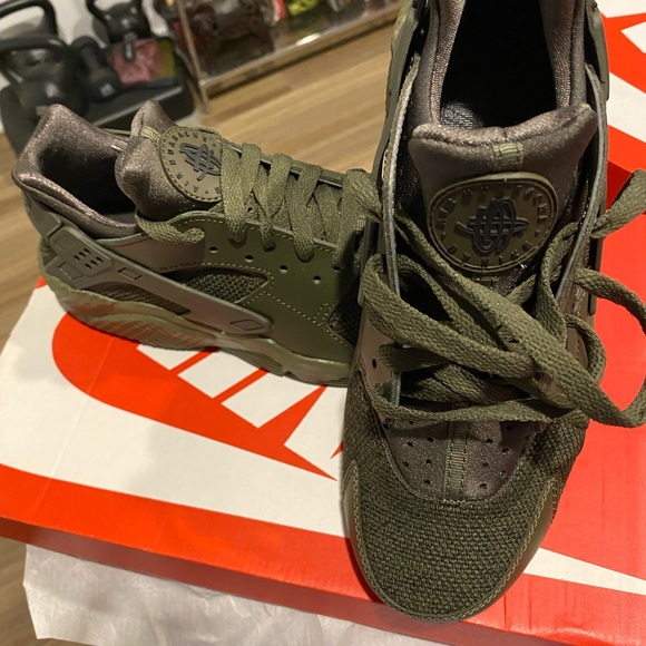 [SOLD] 💚💚💚 Nike Huarache Cargo Green 💚 💚💚 - Picture 1 of 9